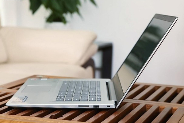 辦公用的筆記本聯想IdeaPad 320S